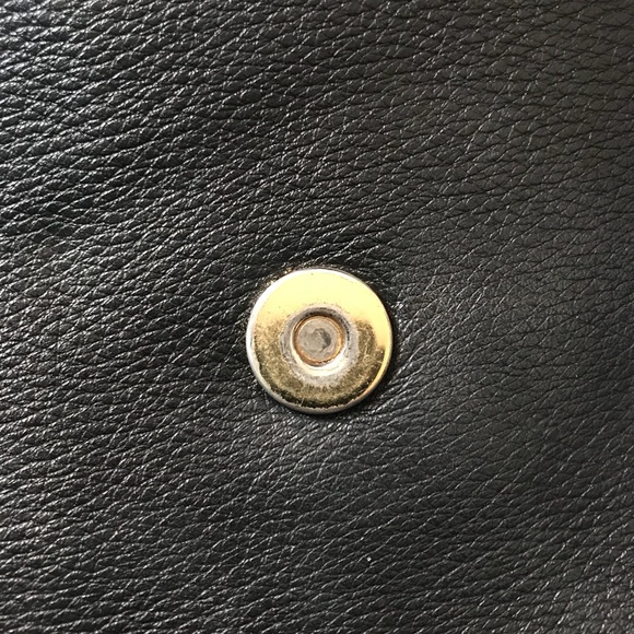 Classic Q Natasha Cross Body - Picture 6 of 8